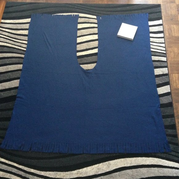 *NWOT* Royal Blue Cozy Polar Fleece Poncho Blanket - Picture 8 of 9